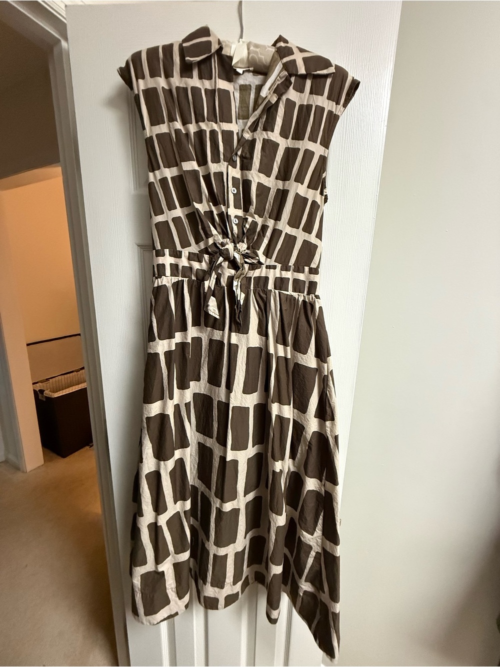 entro Brown and Cream Geometric Midi Dress with Tie Waist